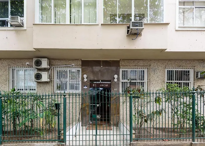 Pineapples JN505 - Charmoso apartamento com ótima localização